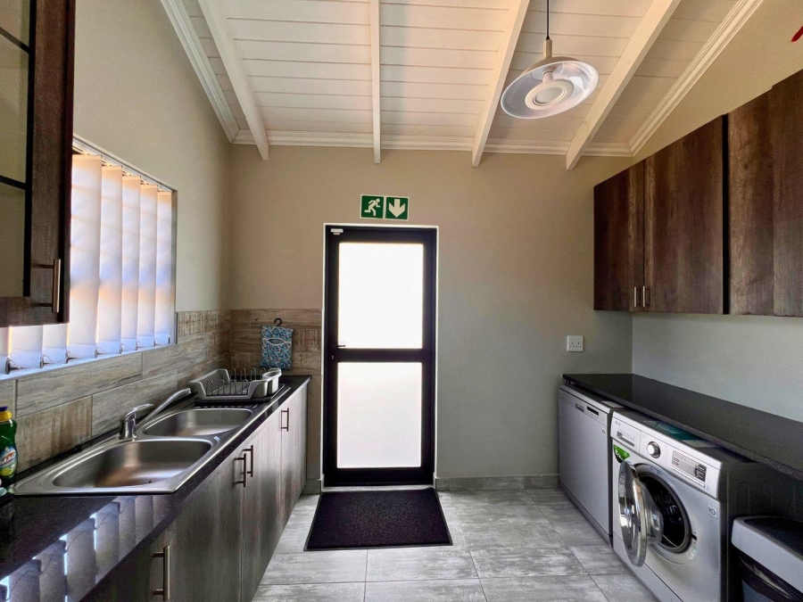 5 Bedroom Property for Sale in Myburgh Park Western Cape